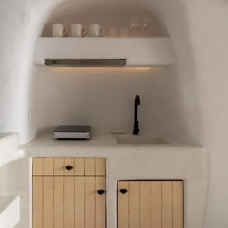 Konukevi Niso Cave 4*