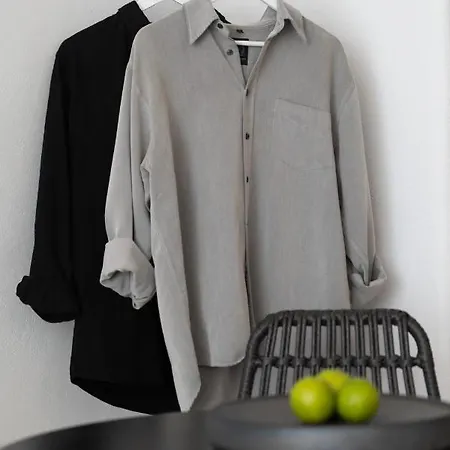 Niso Cave Konukevi Megalochori (Santorini)