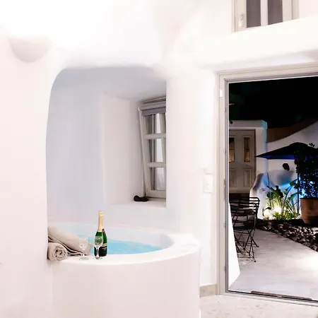 Niso Cave Konukevi 4*