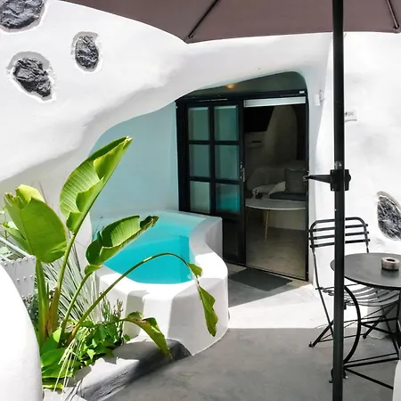 Niso Cave Konukevi 4*