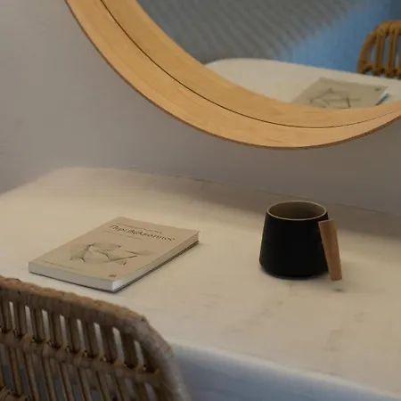 Niso Cave Megalochori (Santorini)